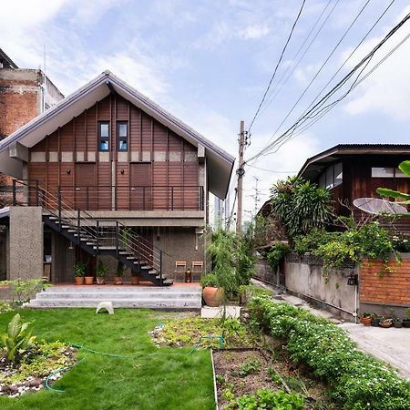 Baan Boon Bed and Breakfast Bangkok Buitenkant foto