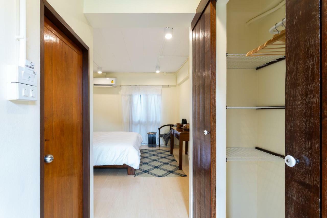 Baan Boon Bed and Breakfast Bangkok Buitenkant foto