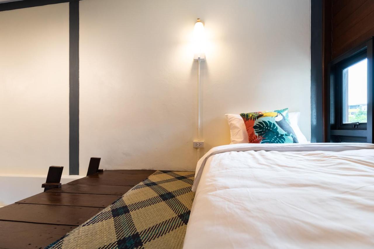 Baan Boon Bed and Breakfast Bangkok Buitenkant foto