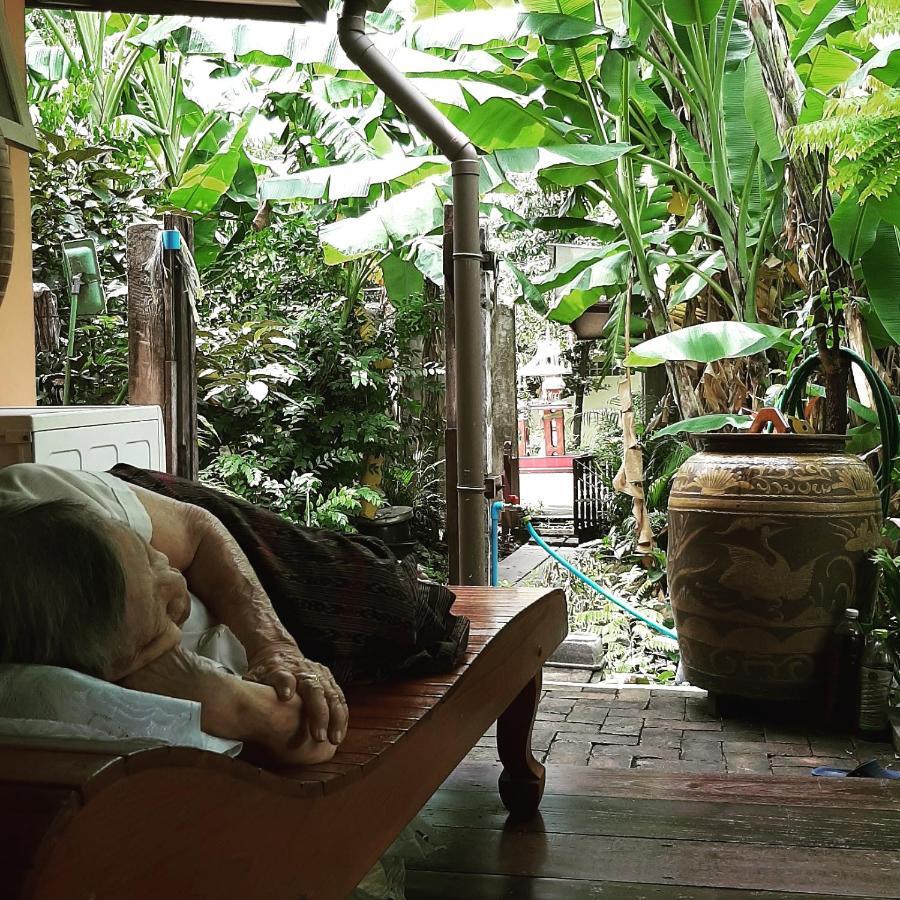 Baan Boon Bed and Breakfast Bangkok Buitenkant foto