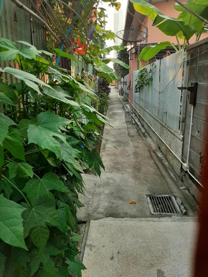 Baan Boon Bed and Breakfast Bangkok Buitenkant foto